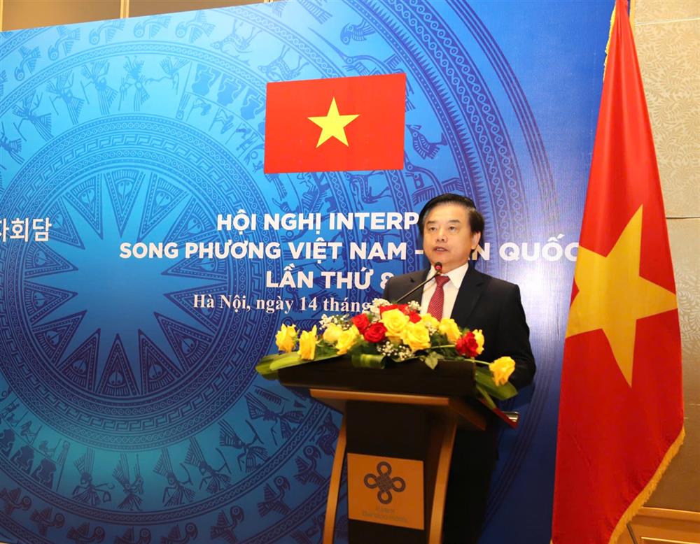 Thiếu tướng Trần Văn Toản, Phó Chánh Văn phòng Cơ quan Cảnh sát điều tra Bộ Công an phát biểu tại Hội nghị.