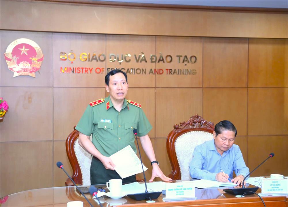 Thứ trưởng Lê Văn Tuyến phát biểu tại Hội nghị.