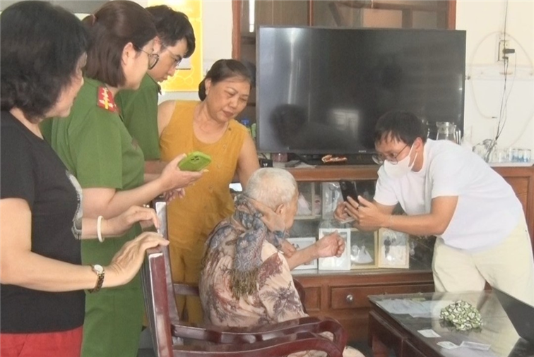 Công an tỉnh Bình Định đã thu nhận tổng cộng 69 mẫu ADN, gồm 36 mẫu của Mẹ Việt Nam Anh hùng và 33 mẫu từ thân nhân khác. 