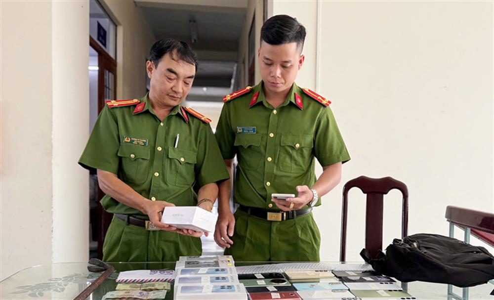 Cơ quan Công an thu giữ tang vật vụ án.