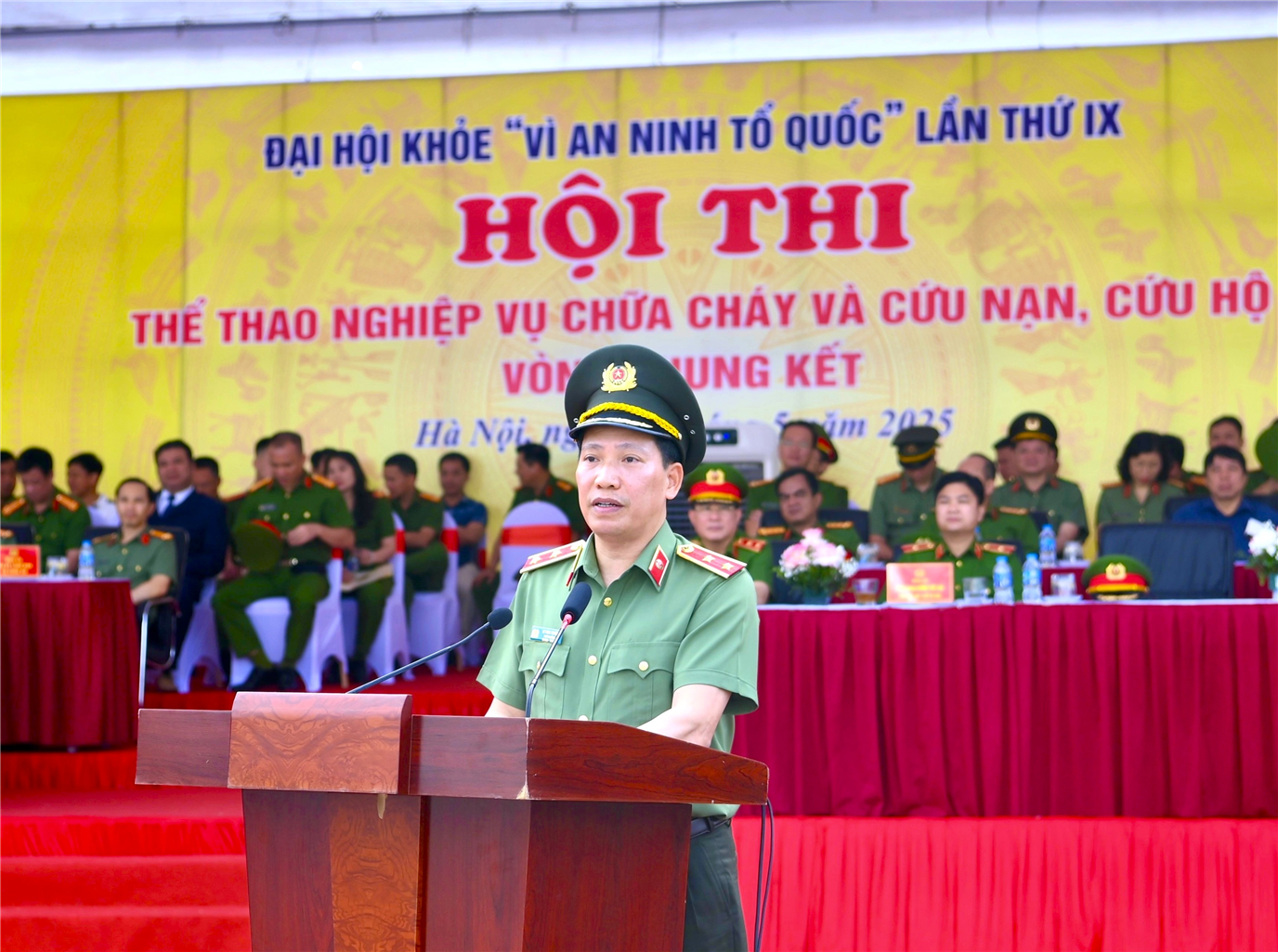 Thứ trưởng Lê Văn Tuyến phát biểu khai mạc Hội thi.