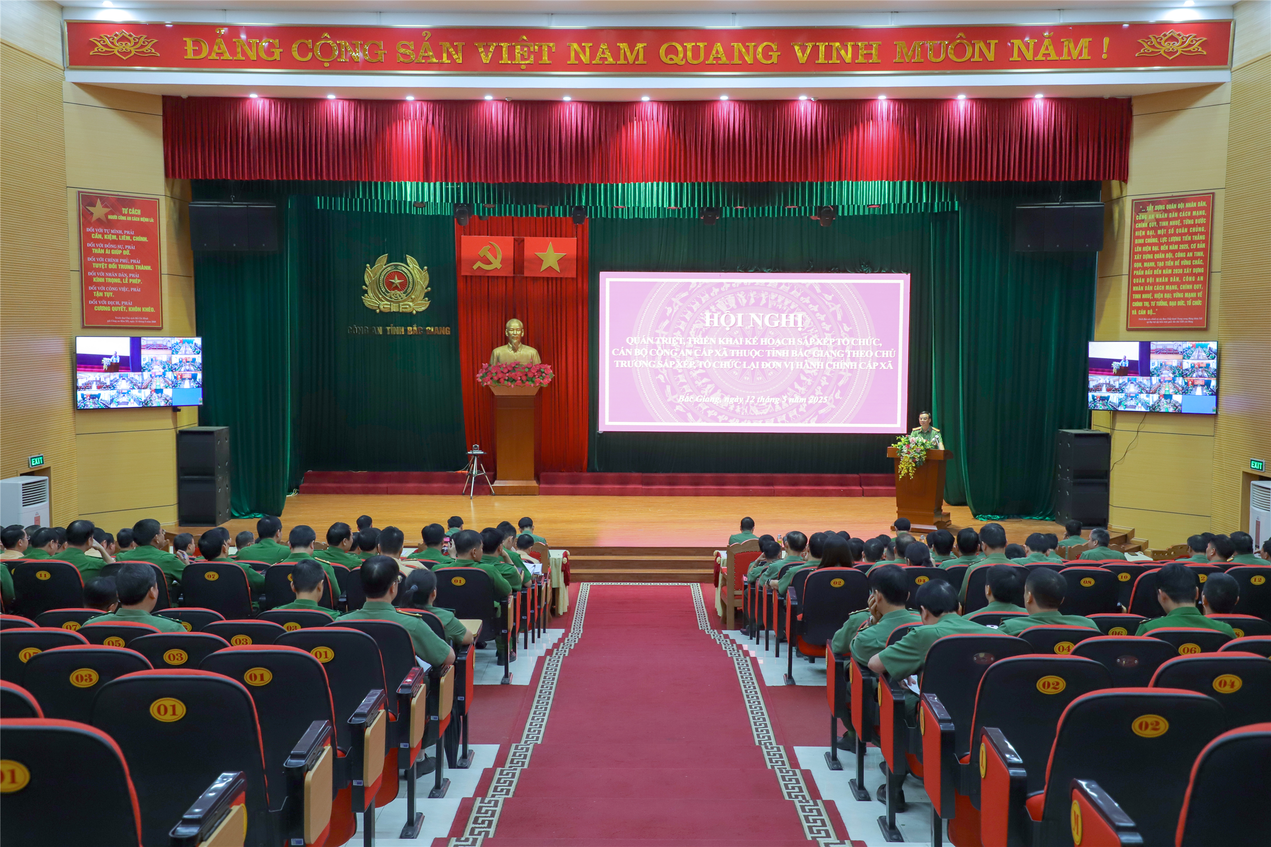 Quang cảnh Hội nghị.