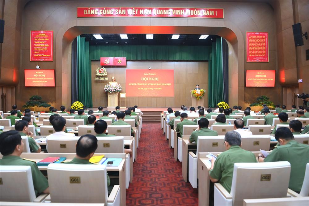 Toàn cảnh Hội nghị.