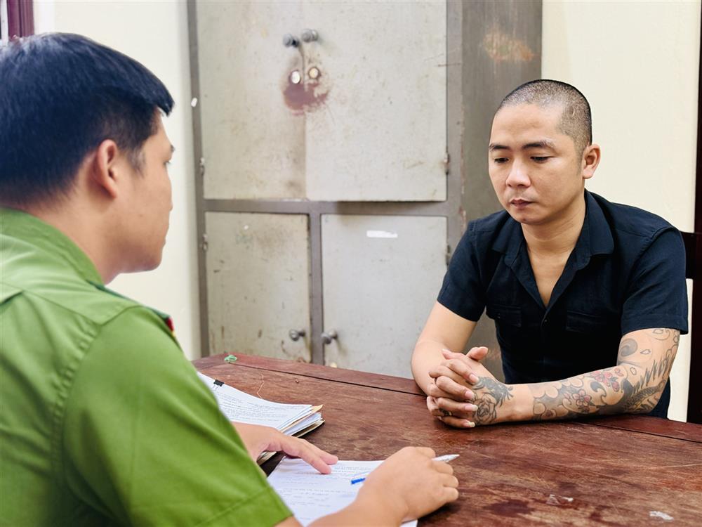 Cơ quan Cảnh sát điều tra lấy lời khai đối tượng Lê Quang Tuyến.