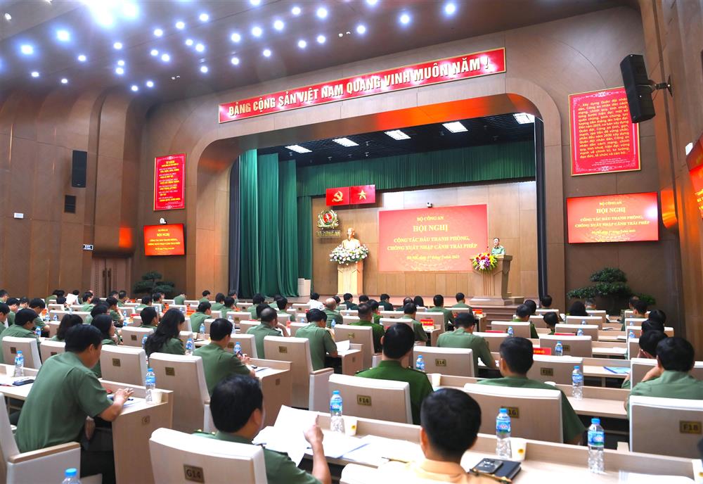 Toàn cảnh Hội nghị.