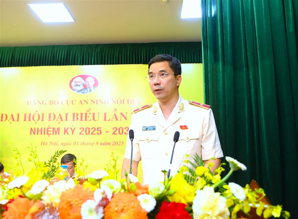 Thiếu tướng Nguyễn Hồng Phong, Cục trưởng Cục An ninh nội địa phát biểu khai mạc Đại hội.