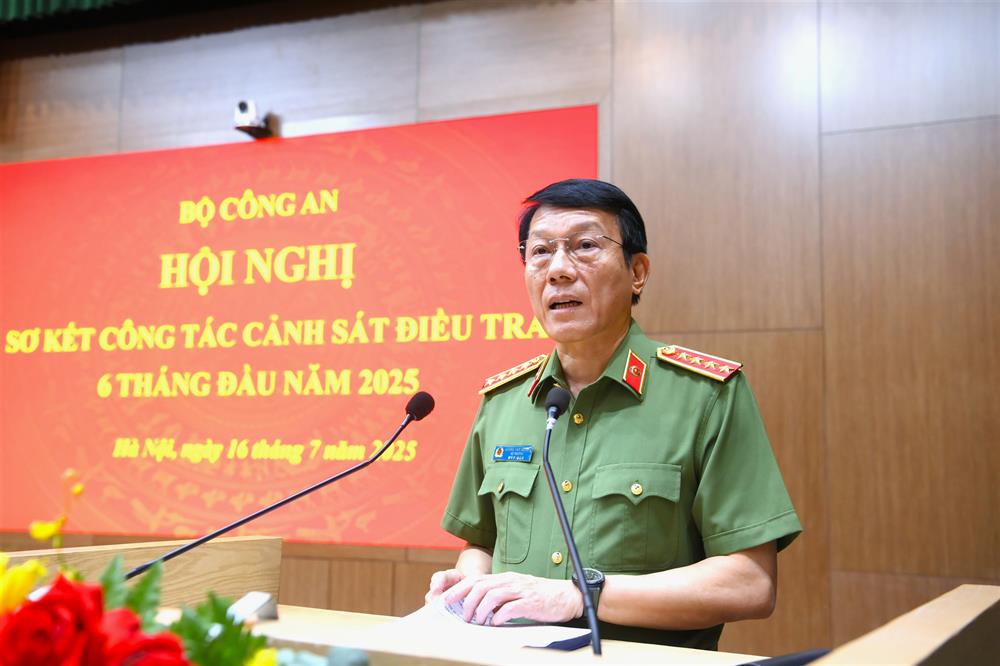 Bộ trưởng Lương Tam Quang phát biểu khai mạc và quán triệt một số nội dung Hội nghị.