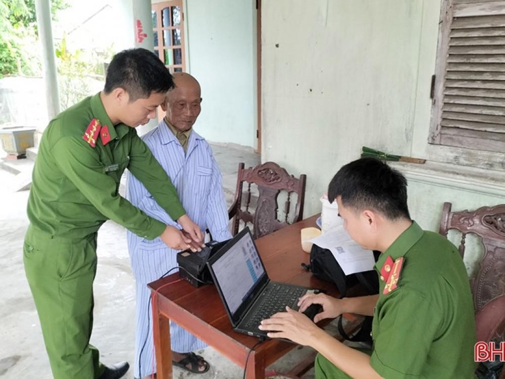 Với cách làm khoa học, hiệu quả của lực lượng Công an xã, hoạt động cấp CCCD tại địa phương được người dân xã Thạch Kênh hưởng ứng, đồng tình cao.