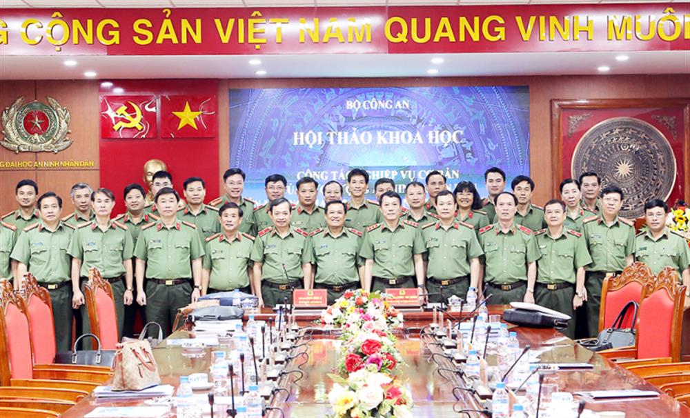 Các đại biểu tham dự Hội thảo.