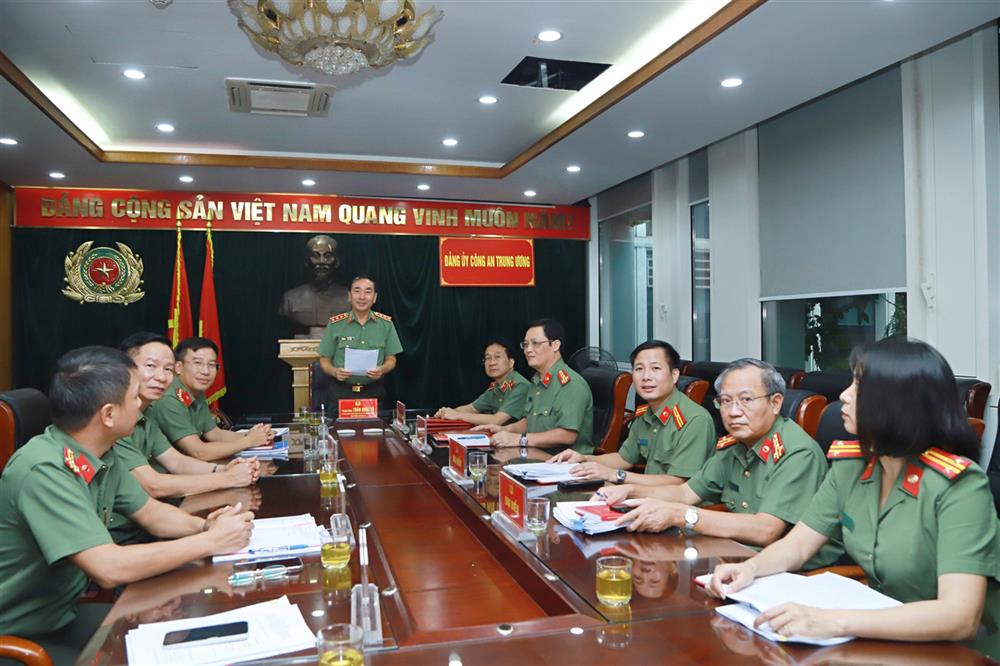 Thượng tướng Trần Quốc Tỏ, Ủy viên Trung ương Đảng, Phó Bí thư Đảng ủy Công an Trung ương, Thứ trưởng Bộ Công an phát biểu tại Hội nghị.