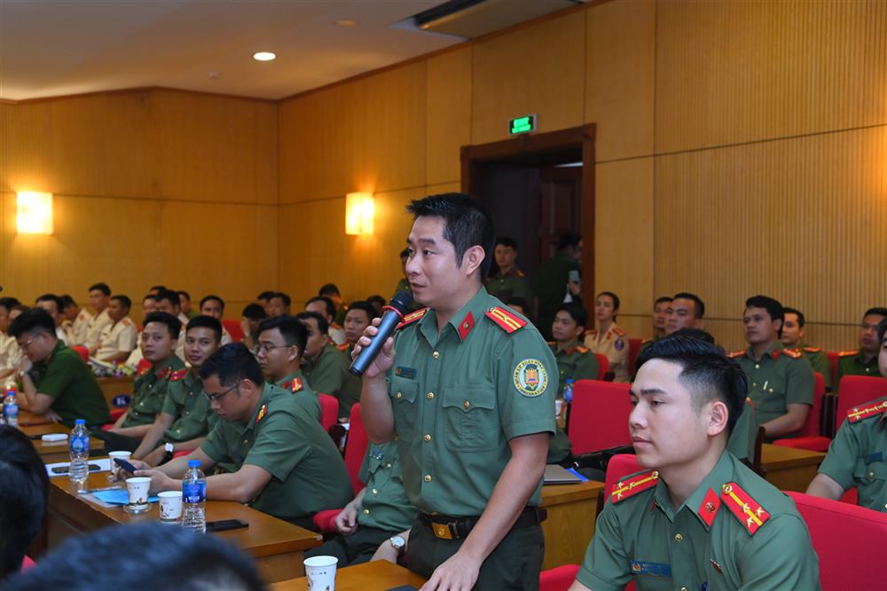 Thiếu tá Ngô Minh Tú, Bí thư Đoàn Cục Quản lý xuất nhập cảnh