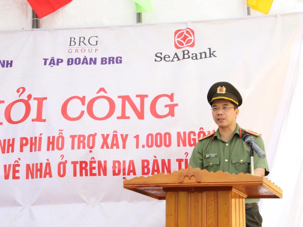 Đại tá Nguyễn Hồng Phong - Giám đốc Công an tỉnh cảm ơn Lãnh đạo Bộ Công an; cấp ủy chính quyền địa phương và các nhà tài trợ đã cùng đồng hành với Công an Hà Tĩnh trong triển khai thực hiện chương trình xây dựng 1.000 ngôi nhà cho người dân có hoàn cảnh khó khăn trên địa bàn Hà Tĩnh.