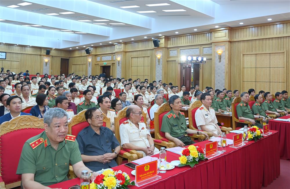 Toàn cảnh Hội nghị.