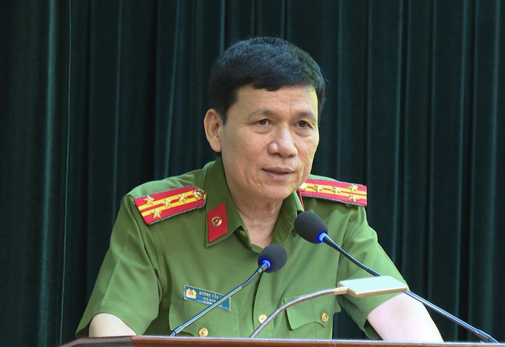Đại tá Dương Văn Tiến phát biểu tại Hội nghị.