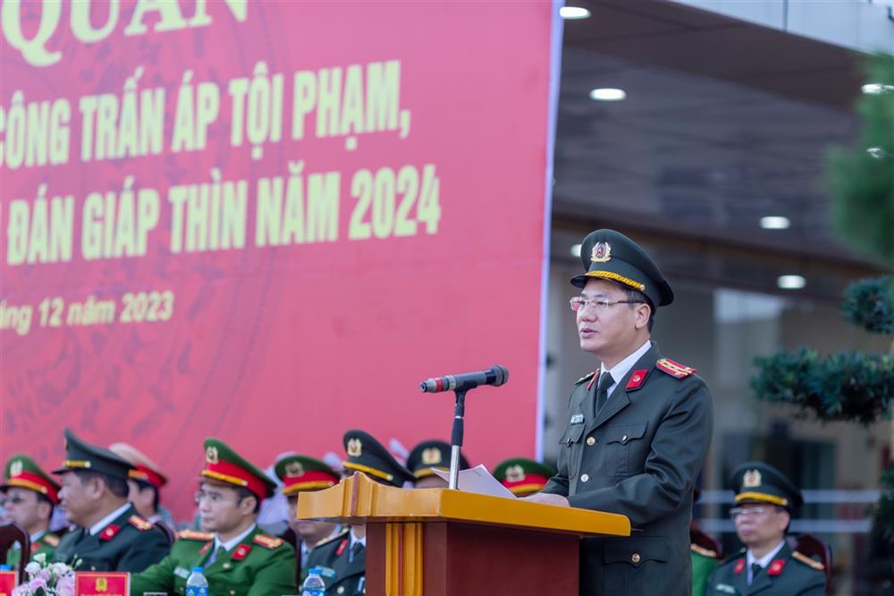 Đại tá Đỗ Thanh Bình, Giám đốc Công an tỉnh phát Lệnh ra quân thực hiện cao điểm tấn công trấn áp tội phạm.