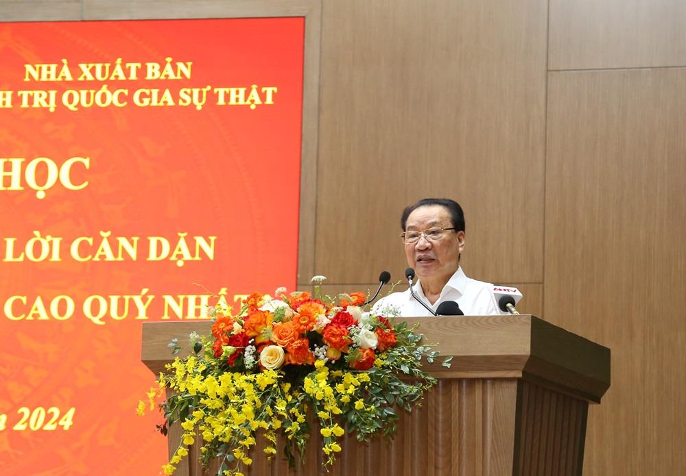 Các đại biểu tham luận tại Tọa đàm.