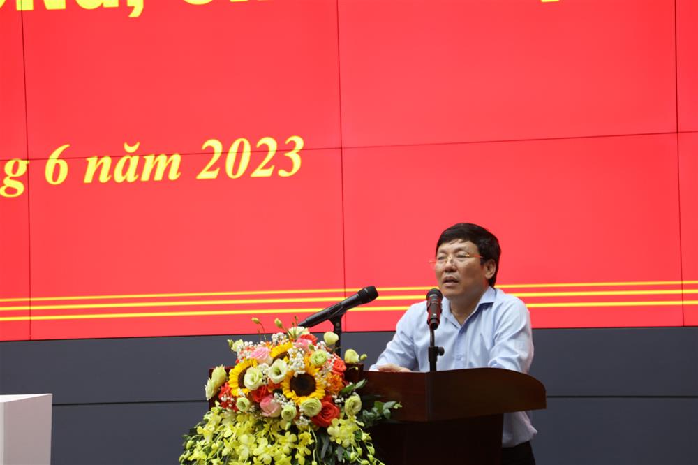 Chủ tịch Ủy ban nhân dân tỉnh Lê Duy Thành phát biểu tại chương trình khai trương.