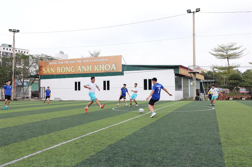 Các đội bóng tham gia thi đấu vòng bảng ngay sau Lễ khai mạc.