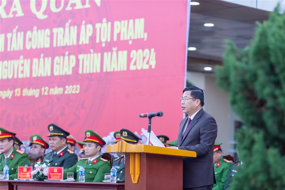 Phó Chủ tịch UBND tỉnh Đinh Công Sứ  phát biểu chỉ đạo tại buổi Lễ.