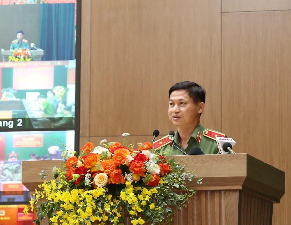 Các đại biểu tham luận tại Tọa đàm.