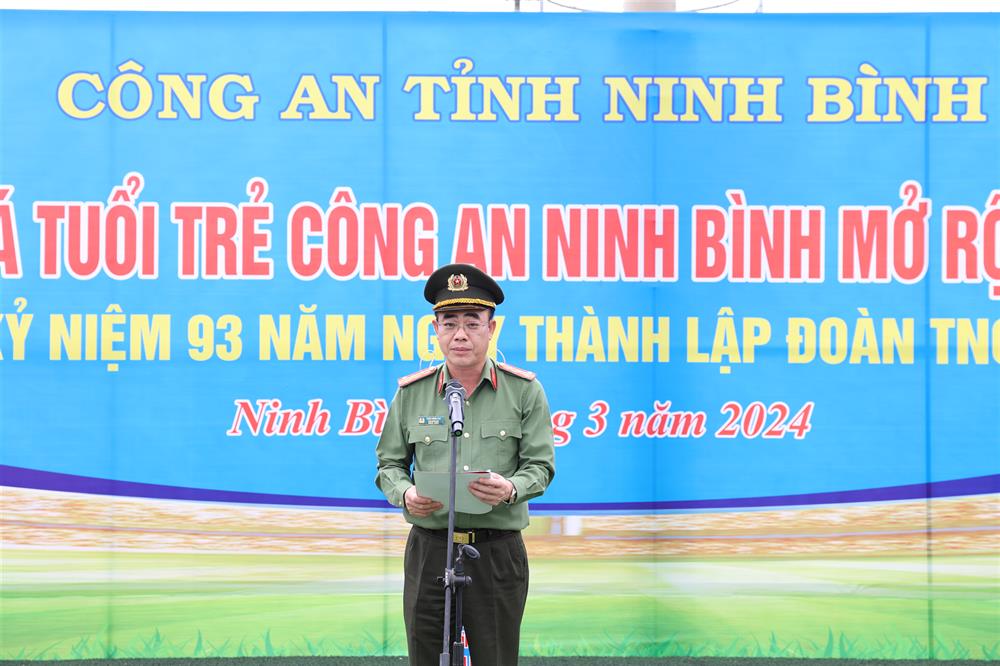 Đại tá Trần Hồng Phú, Phó Bí thư Đảng ủy, Phó Giám đốc Công an tỉnh phát biểu Khai mạc Giải đấu.