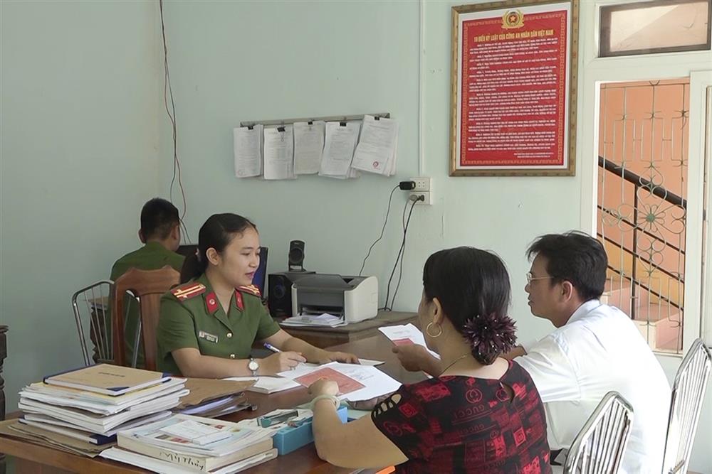 Đảng ủy Công an tỉnh bố trí nhiều cán bộ nữ tăng cường về cơ sở đảm nhiệm chức danh trưởng công an xã để thử thách và thực hiện nhiệm vụ nhằm giúp cho cán bộ nữ trưởng thành hơn.