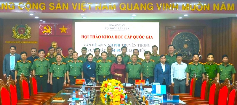Các đại biểu dự Hội nghị.