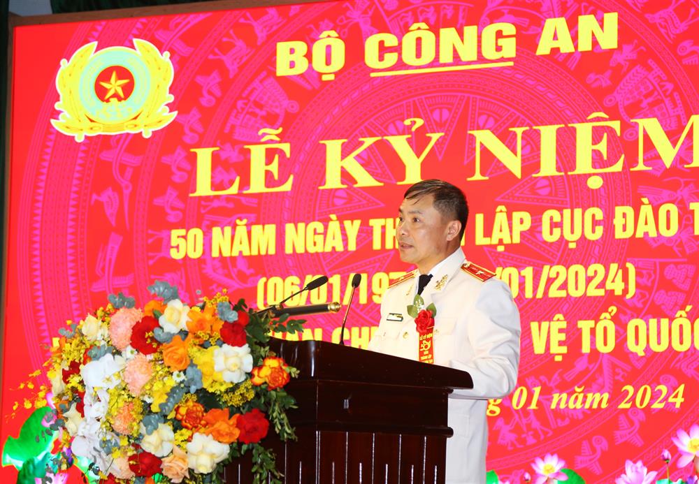Thiếu tướng, PGS.TS Đỗ Anh Tuấn, Cục trưởng Cục Đào tạo trình bày diễn văn tại buổi Lễ.