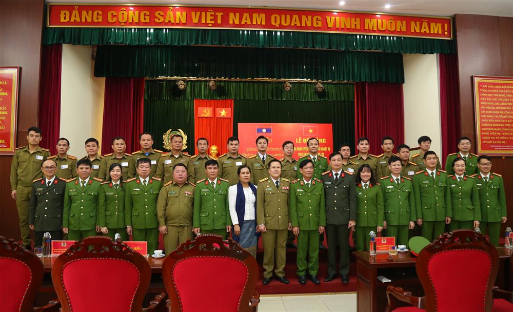 Các đại biểu dự Lễ bế giảng.