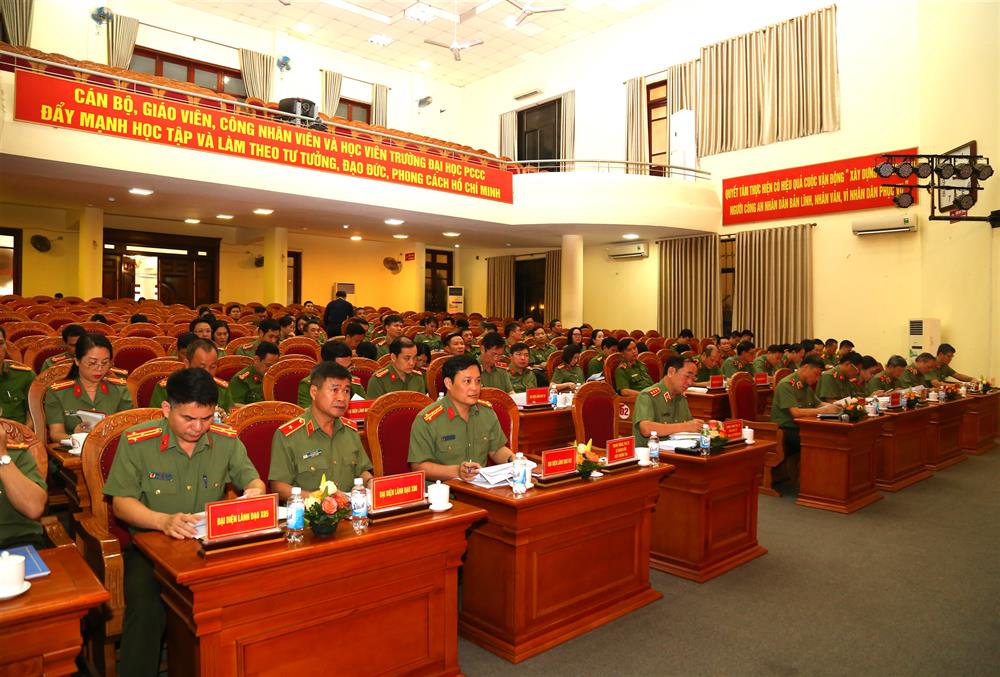 Các đại biểu dự Hội nghị.