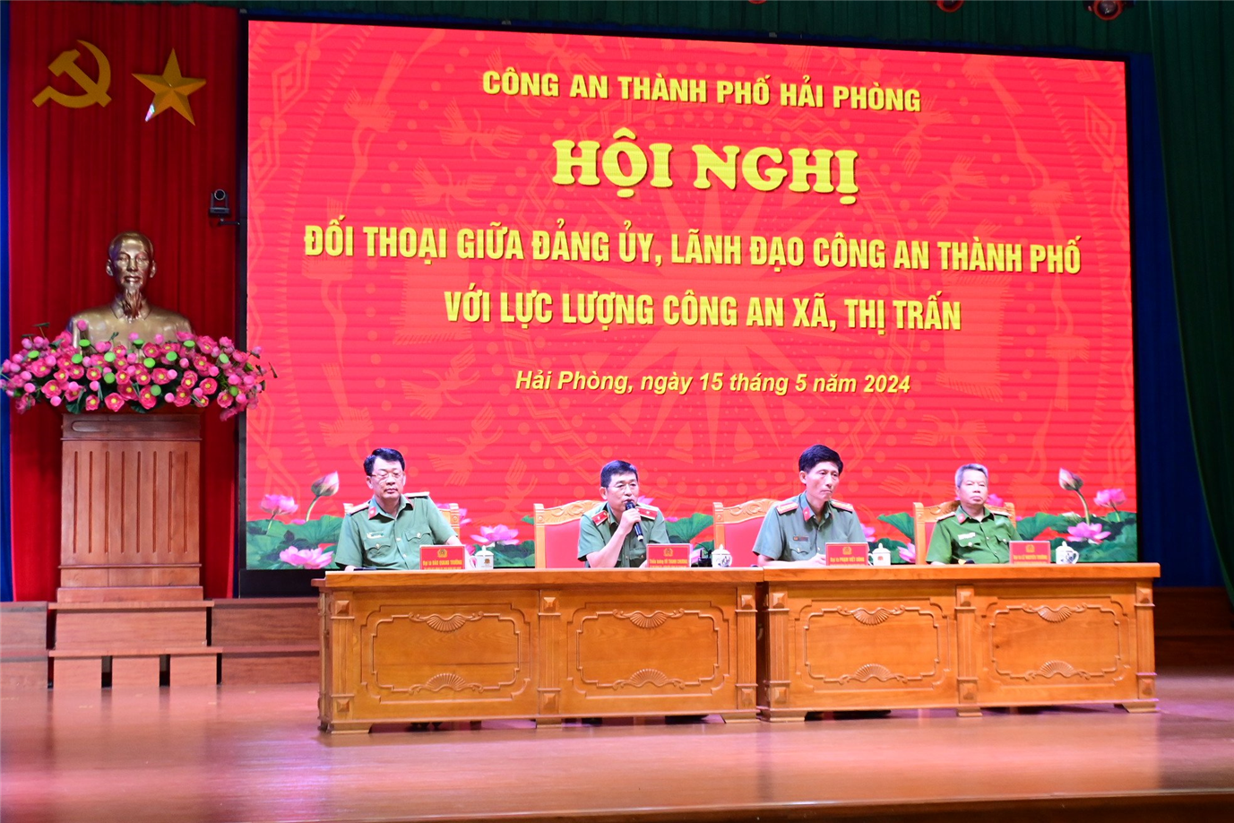Đảng ủy, lãnh đạo Công an Hải Phòng đối thoại với lực lượng Công an xã, thị trấn.