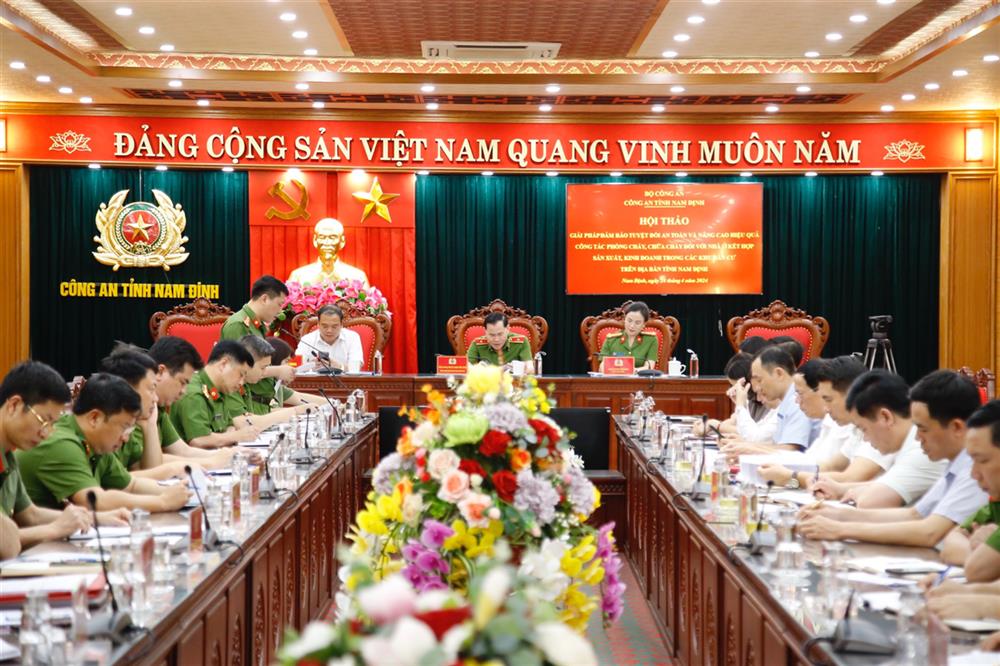 Toàn cảnh hội thảo khoa học.