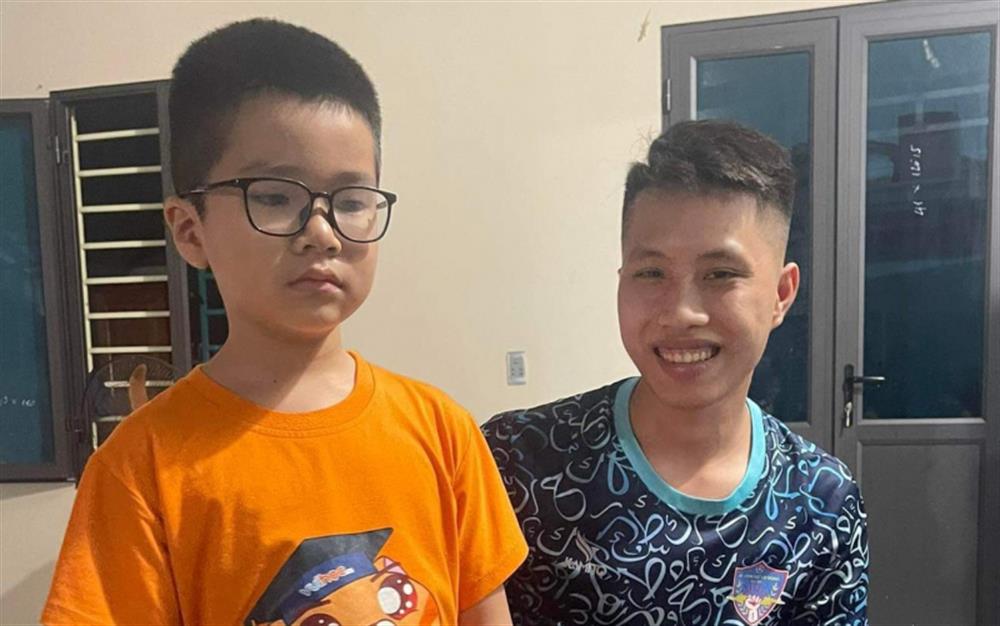 Cháu Trịnh Hòa B. và Trung sĩ Lê Anh Biên.