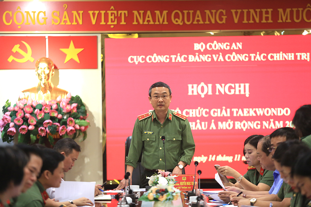 Trung tướng Nguyễn Ngọc Toàn chủ trì Hội nghị.