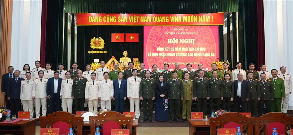 Các đại biểu dự Hội nghị.