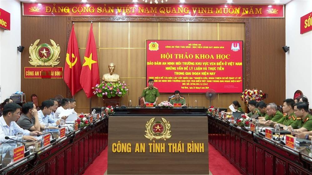 Thiếu tướng, GS.TS Nguyễn Đắc Hoan - Phó Giám đốc Học viện Cảnh sát nhân dân phát biểu tại Hội thảo.