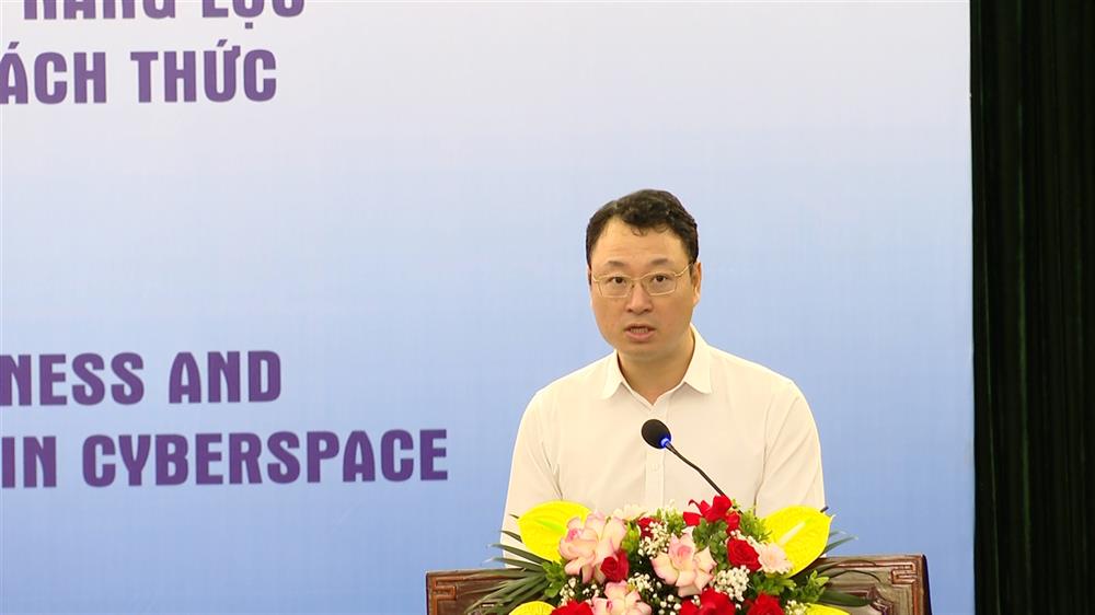 Trung tá Triệu Mạnh Tùng, Phó Cục trưởng Cục An ninh mạng và phòng, chống tội phạm sử dụng công nghệ cao phát biểu tại hội thảo.