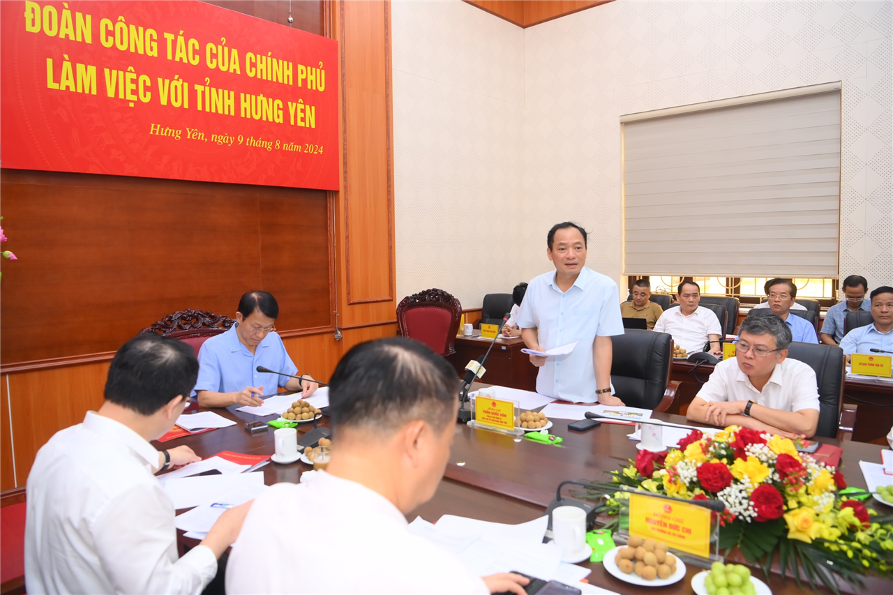 Đồng chí Trần Quốc Văn, Phó Bí thư Tỉnh uỷ, Chủ tịch Uỷ ban nhân dân tỉnh Hưng Yên phát biểu tại buổi làm việc.