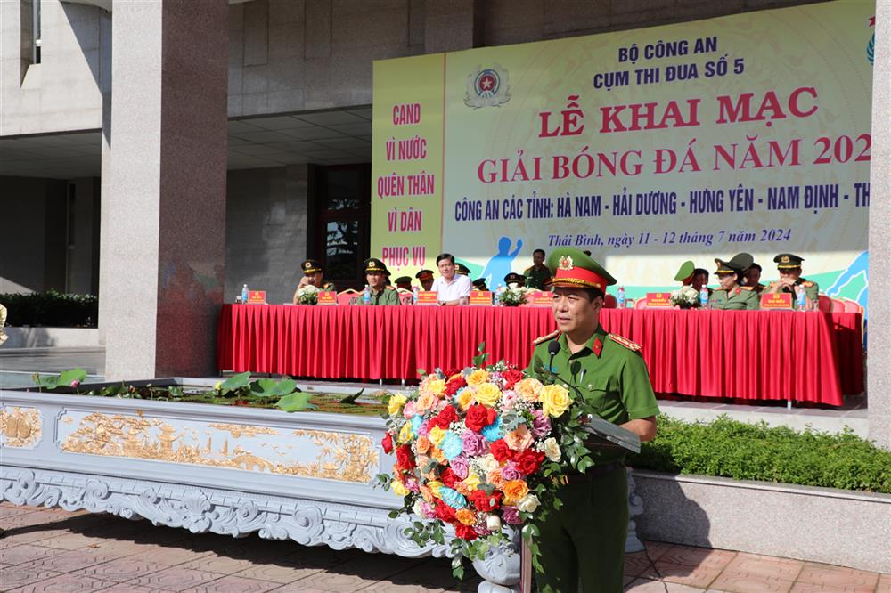 Đại tá Phạm Mạnh Hùng - Phó Giám đốc Công an tỉnh Thái Bình phát biểu khai mạc.