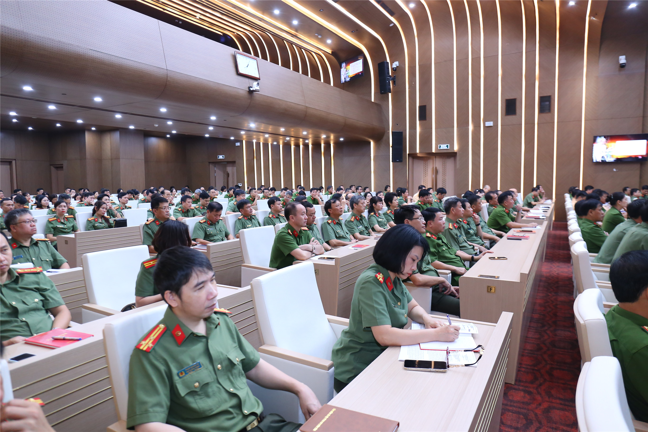 Các đại biểu dự Hội nghị.