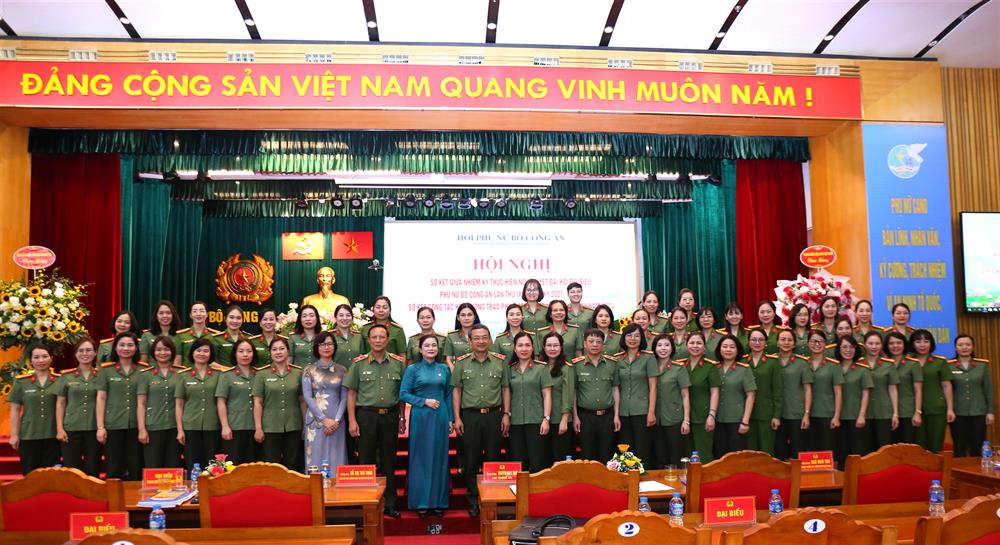 Các đại biểu dự Hội nghị.