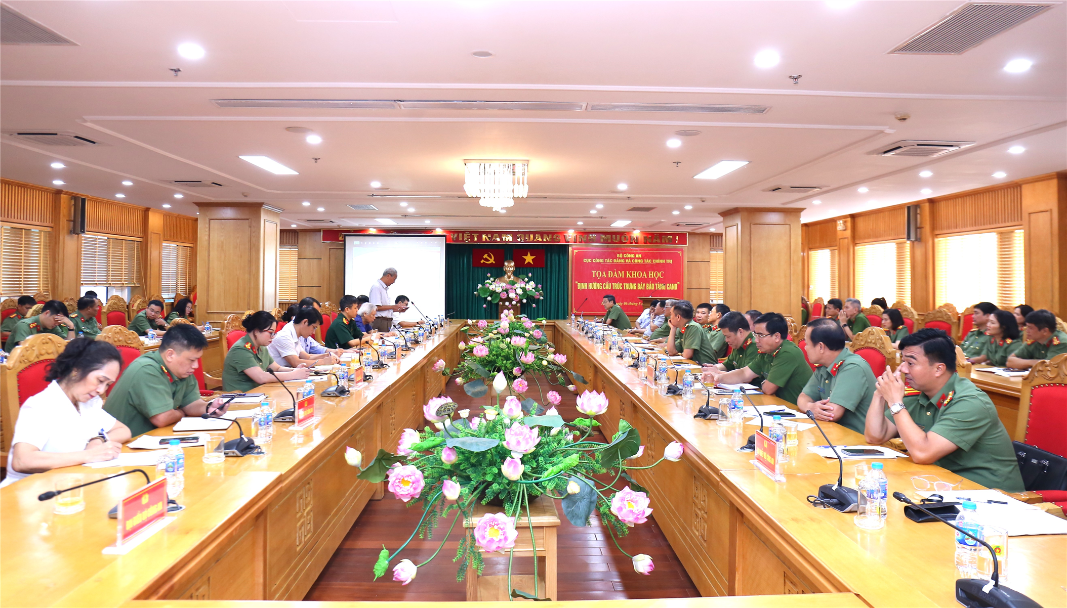Toàn cảnh buổi Tọa đàm.