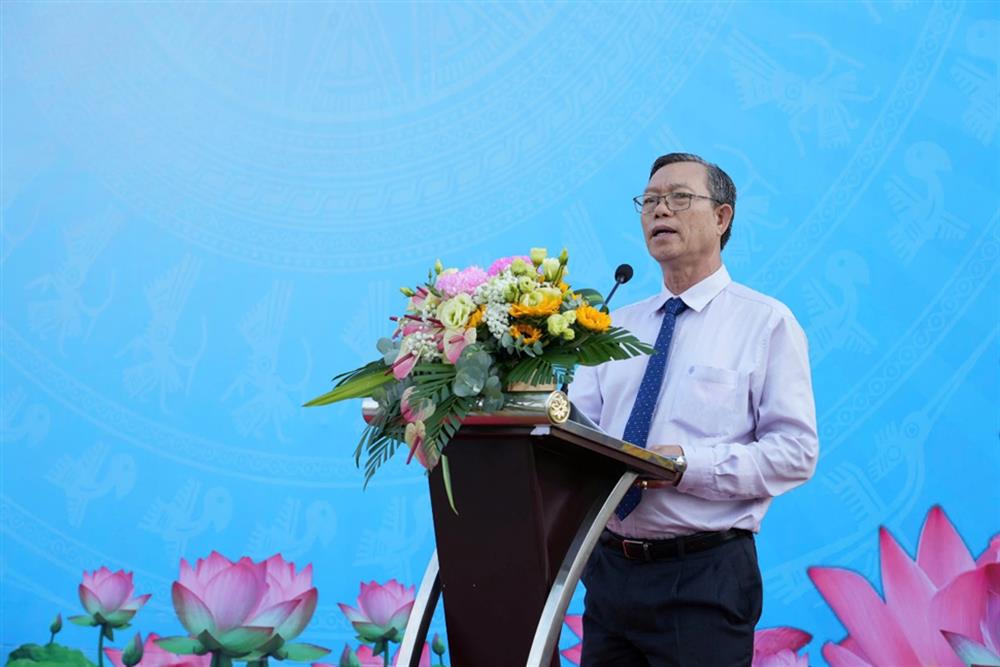 Đồng chí Phan Văn Đăng, Phó chủ tịch Thường trực Ủy ban nhân dân tỉnh phát biểu tại Lễ ra quân.