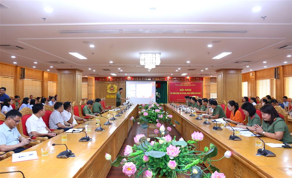 Toàn cảnh Hội nghị.