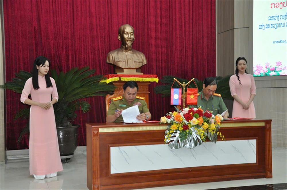 - Công an 2 tỉnh Hải Dương – Viêng Chăn tổ chức hội đàm và ký biên bản làm việc.