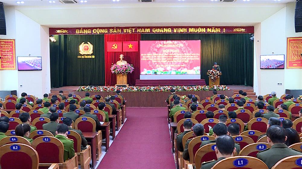 Toàn cảnh hội nghị.