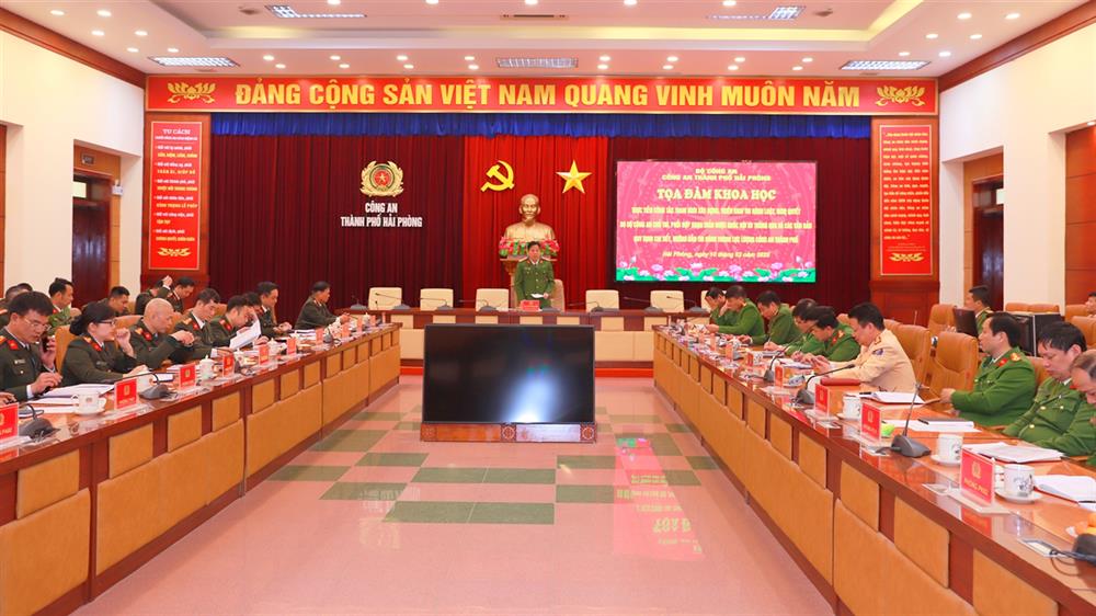 Quang cảnh cuộc tọa đàm.