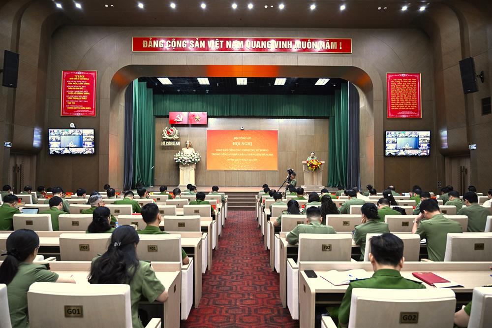 Hội nghị được truyền hình trực tuyến đến điểm cầu Công an các tỉnh, thành phố trực thuộc Trung ương.