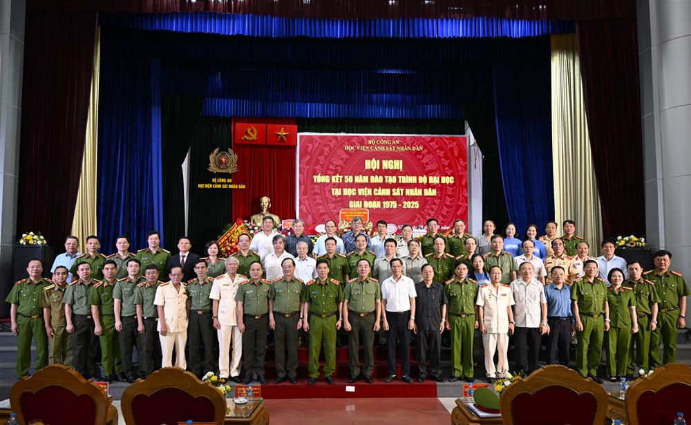 Các đại biểu dự Hội nghị.