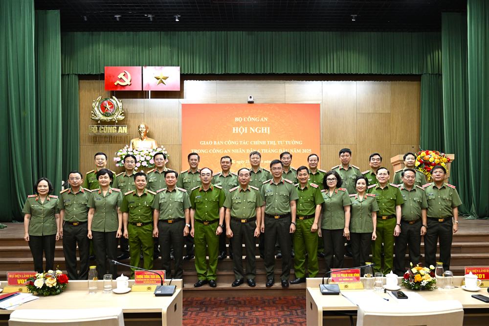 Các đại biểu dự Hội nghị.